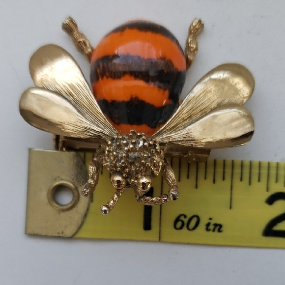 Vintage Bumble Bee Brooch Gold Tone Ceramic Orange Black Enamel 1 1/2 x 1 1/4".  - Picture 9 of 13